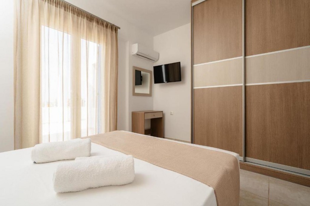 evripus suites hotel