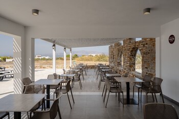 evripus suites hotel
