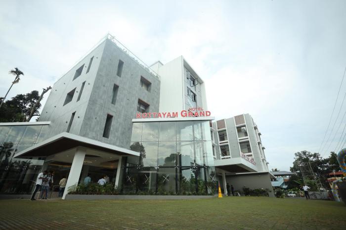 hotel kottayam grand