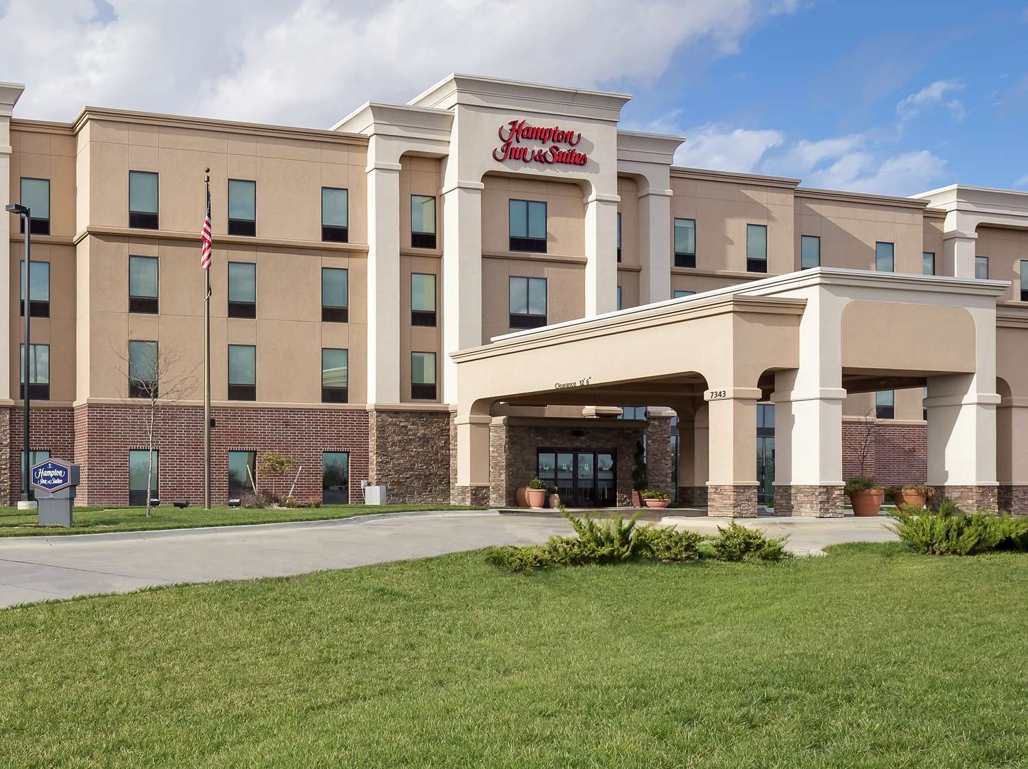 hampton inn and suites lincoln northeast i 80