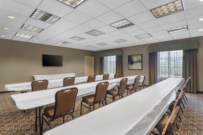 hampton inn and suites lincoln northeast i 80