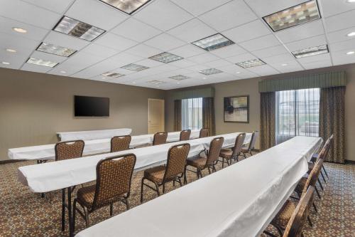 hampton inn and suites lincoln northeast i 80