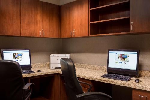 hampton inn and suites lincoln northeast i 80