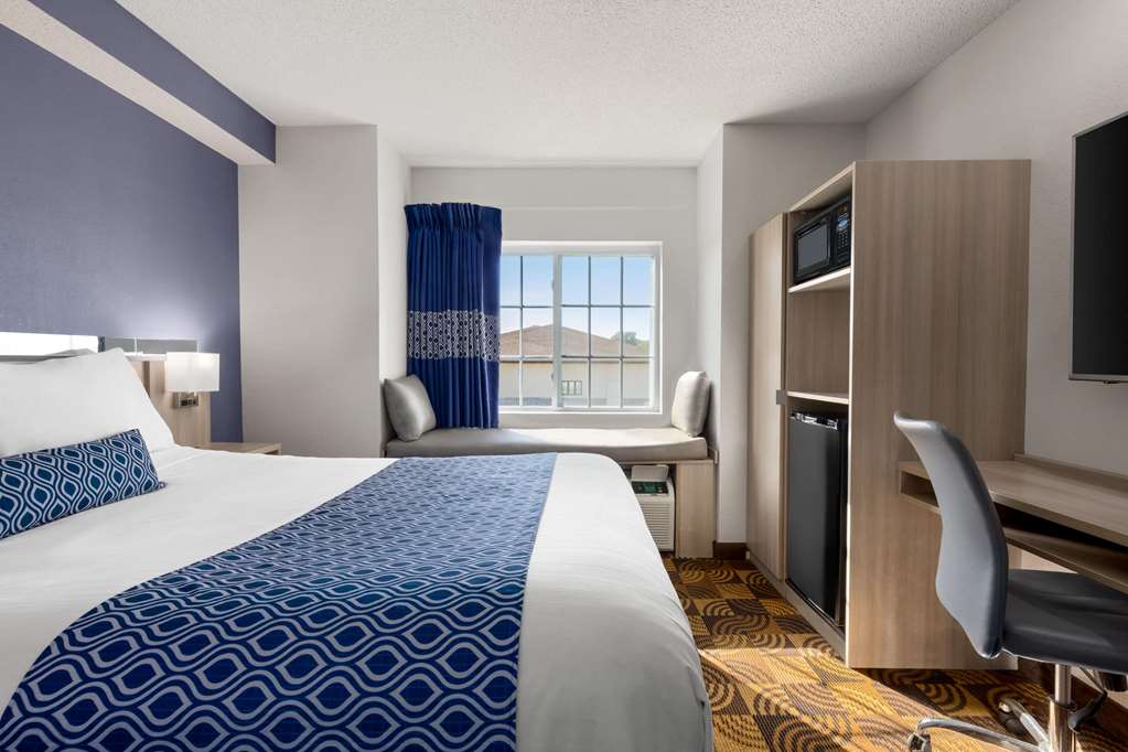 microtel inn and suites by wyndham lincoln