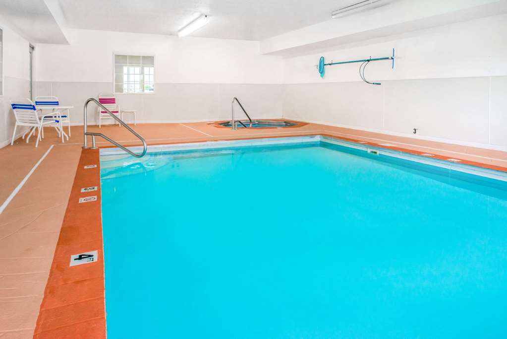 microtel inn and suites by wyndham lincoln