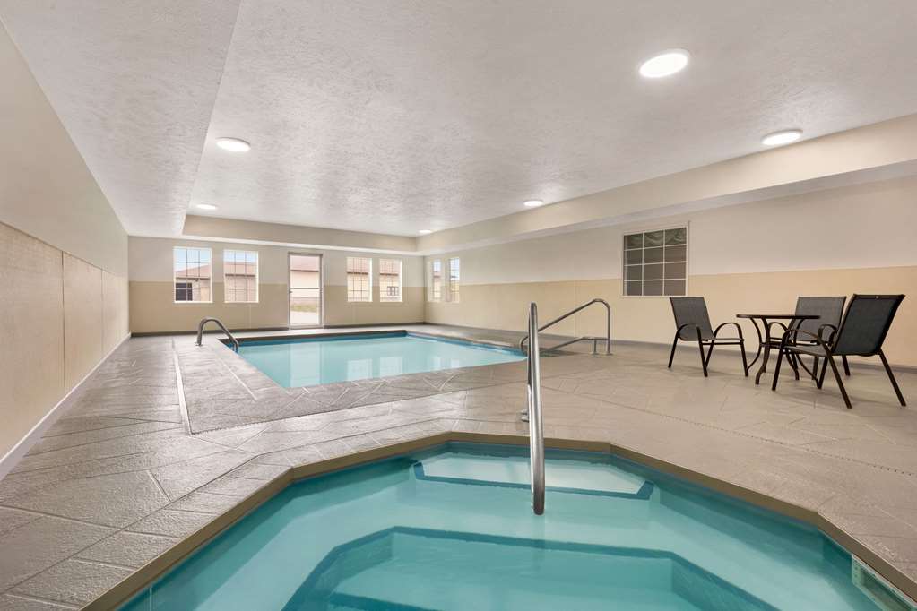 microtel inn and suites by wyndham lincoln