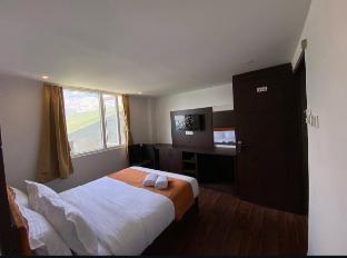 9 Atop Hotel,,3 star