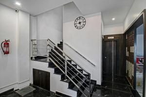 Hotel Four Petals,,1 star