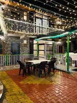 Cedar Woods - A Boutique Resort,,3 star