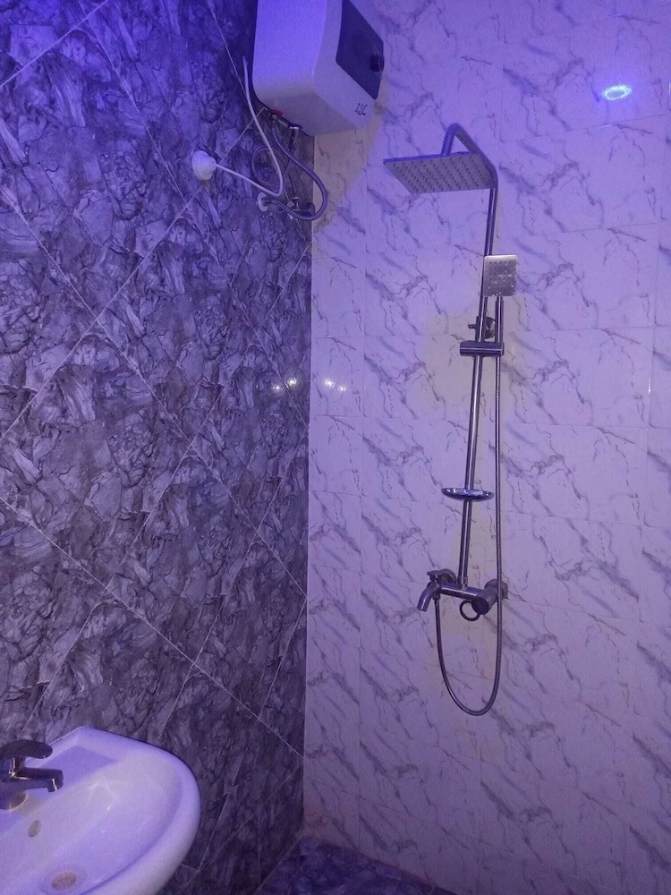 new diamond suites and apartment jos