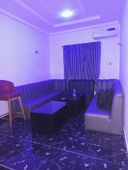 new diamond suites and apartment jos