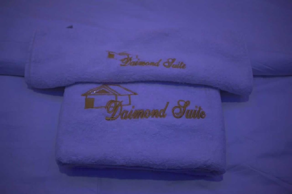 new diamond suites and apartment jos