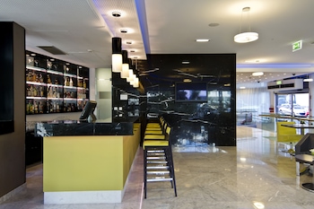 Sana Capitol Hotel,Rua Eca De Queiroz, 24,3 star