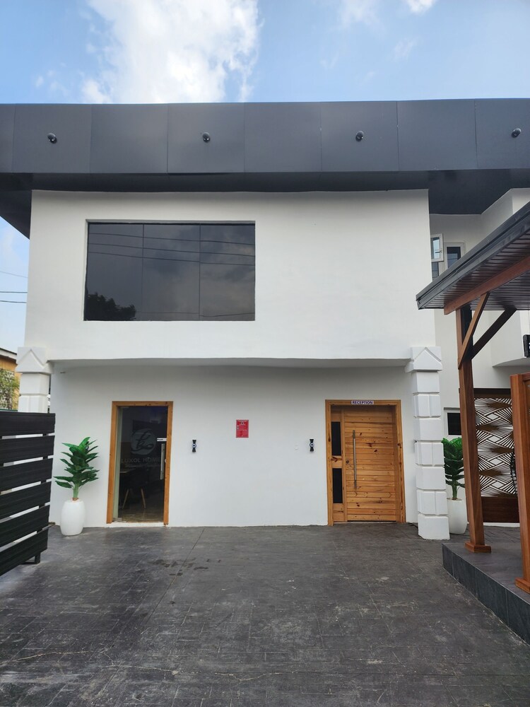 luxol homesandsuites
