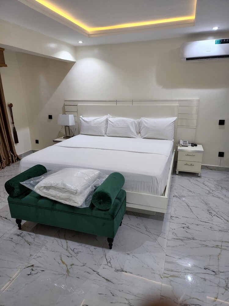 luxol homesandsuites