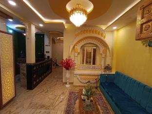 Rajwada Palace,,4 star
