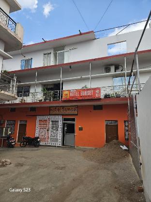 hotel sunset orchha