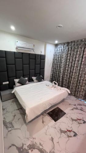 hotel sunset orchha