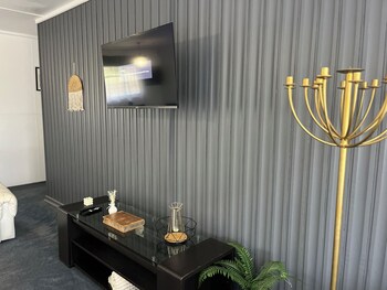 near big 5 numbi lodge