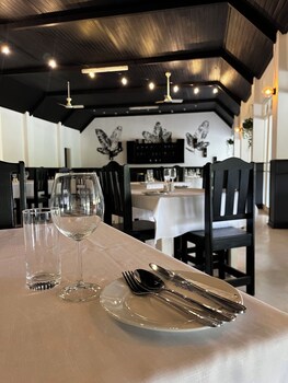 near big 5 numbi lodge