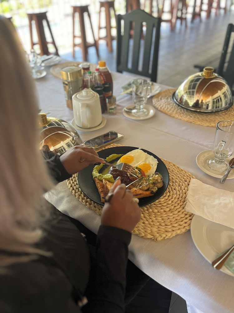 near big 5 numbi lodge