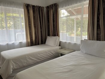 near big 5 numbi lodge