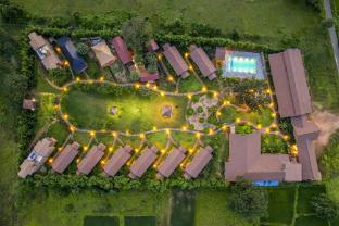 Sterling Orient Woods Pench,,3 star