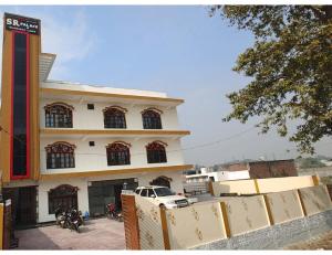 The S R Palace And Marriage Lawn, Ayodhya,Jiyan Pur, Ashifbagh Uparhar, Uttar Pradesh Kazipur Chitwa , Khajua Kund , Jaysinghpur ,Ayodhya, Fizabad,0 star