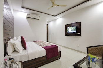hotel devrana delhi