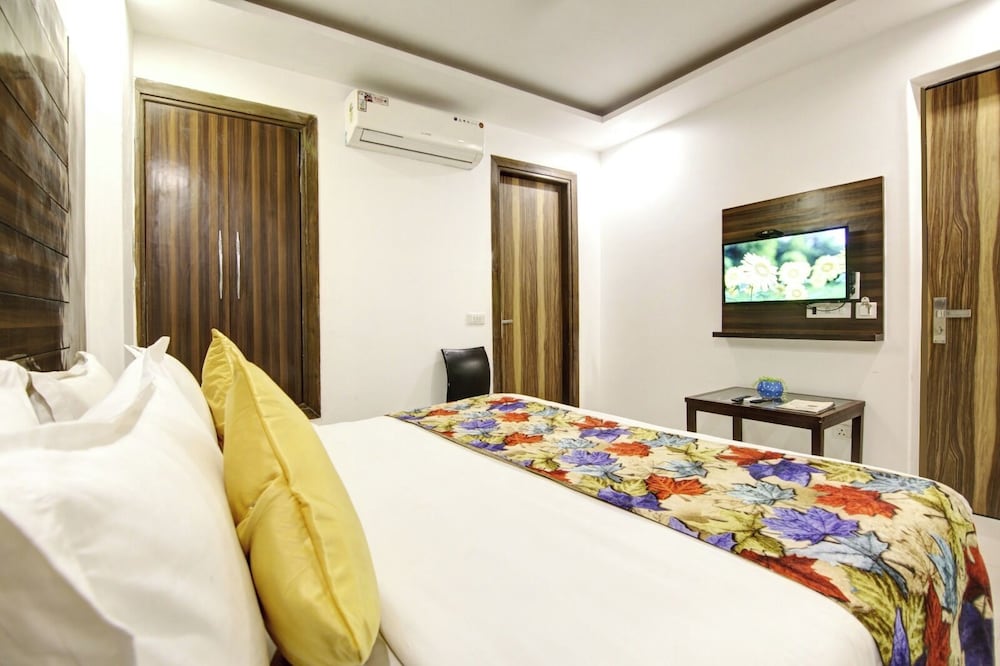 hotel devrana delhi
