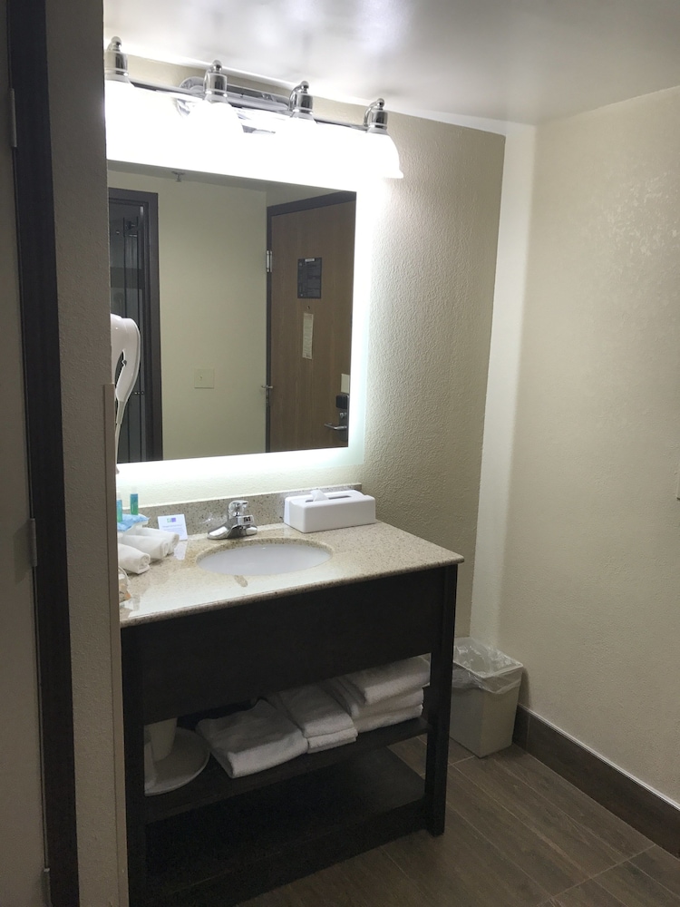 holiday inn express london by ihg