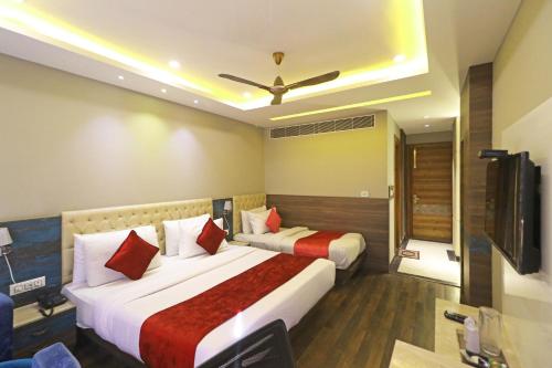 the ivy grand hotel in city centre delhi