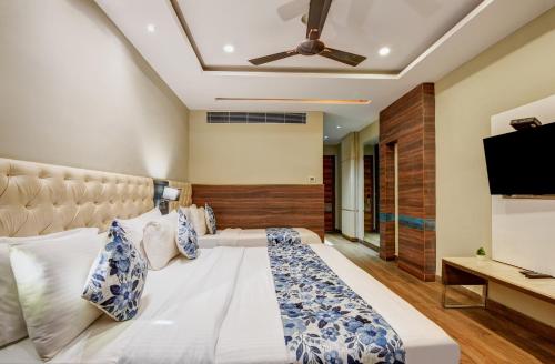 the ivy grand hotel in city centre delhi