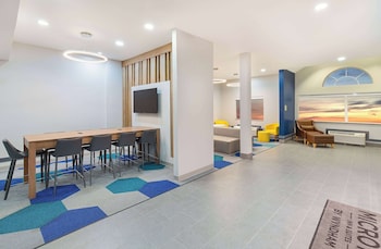 Microtel Inn & Suites By Wyndham Opelika,Auburn - Opelika>>Auburn,2 star