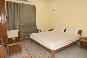 Shiv Parvati Resort,,3 star