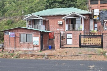 Shiv Parvati Resort,,3 star