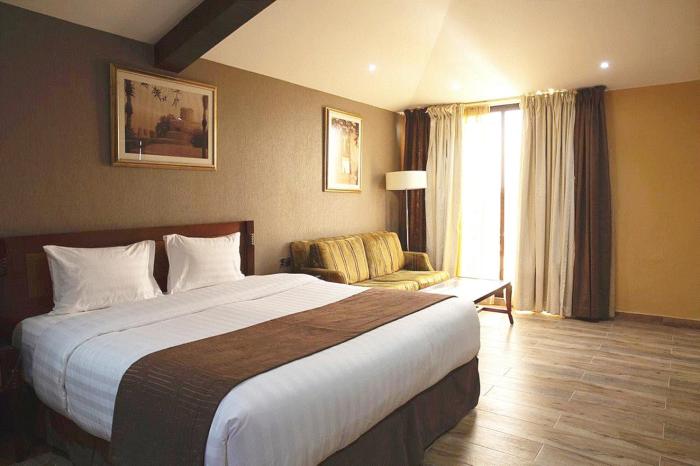 desert inn resort and camp