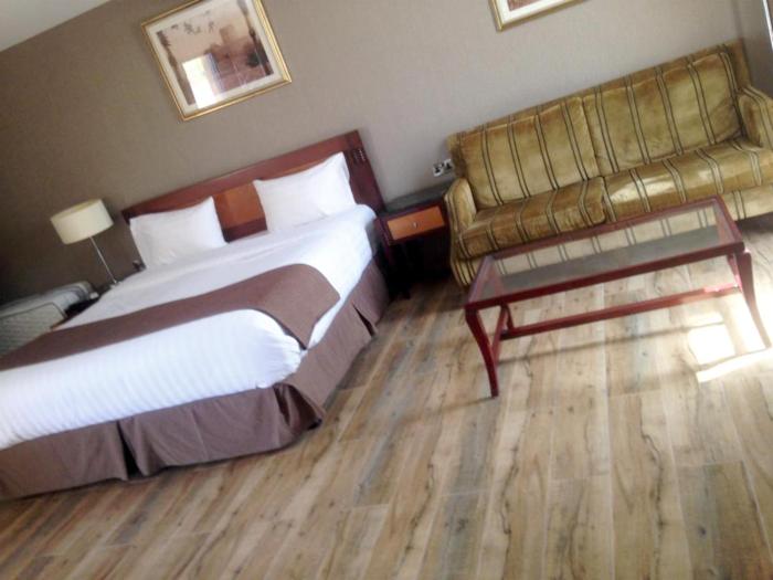 desert inn resort and camp