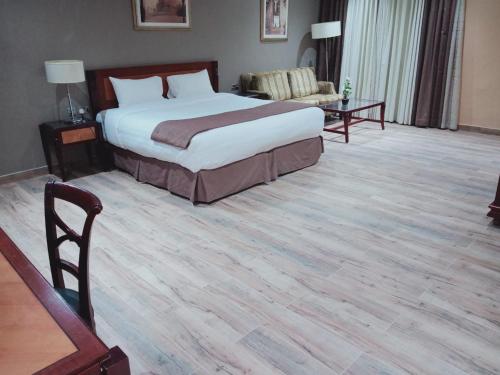 desert inn resort and camp