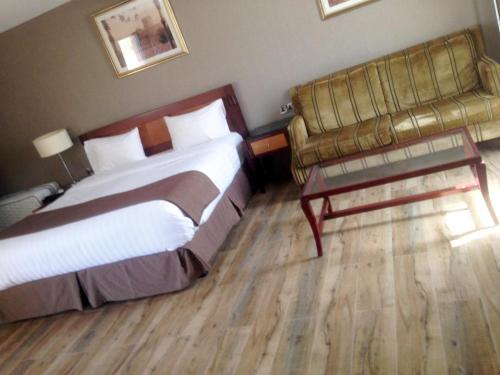 desert inn resort and camp