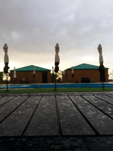 desert inn resort and camp