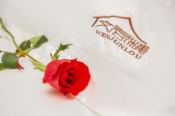 chengdu wenjun courtyard hotel