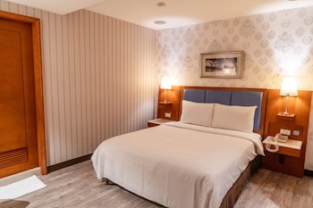 elegance hotel taipei