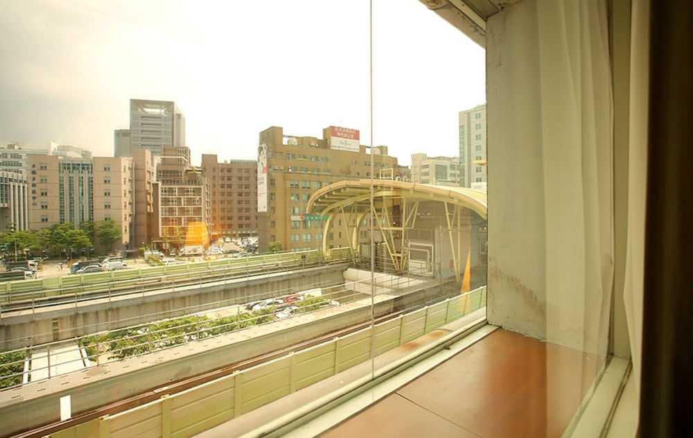 elegance hotel taipei