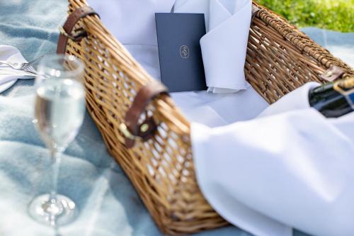 voco oxford thames by ihg