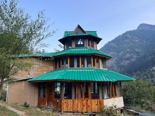 the tree house jibhi swastika aashiyana