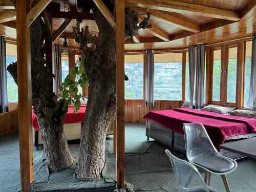 the tree house jibhi swastika aashiyana