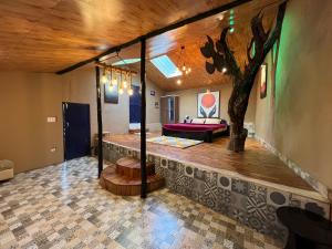 the tree house jibhi swastika aashiyana