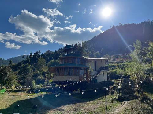 the hidden burrow by whoopers