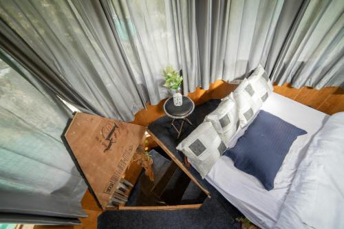 the tree house jibhi swastika aashiyana